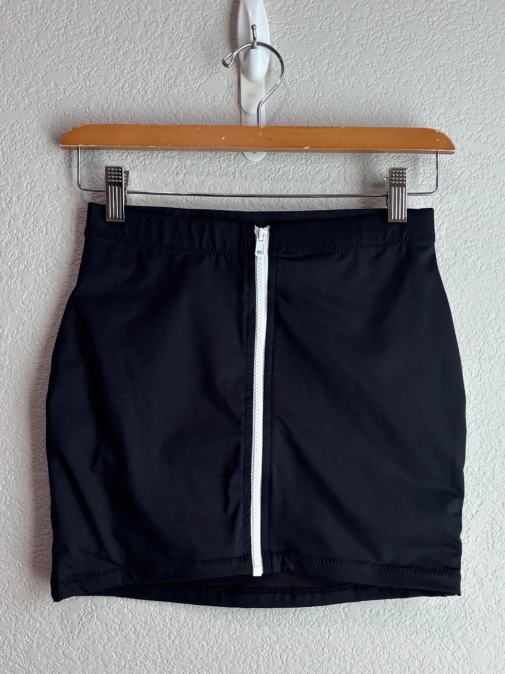 SKIMS Sporty Zipper Swim Stretch Knit Mini Skirt Onyx Black Size Small